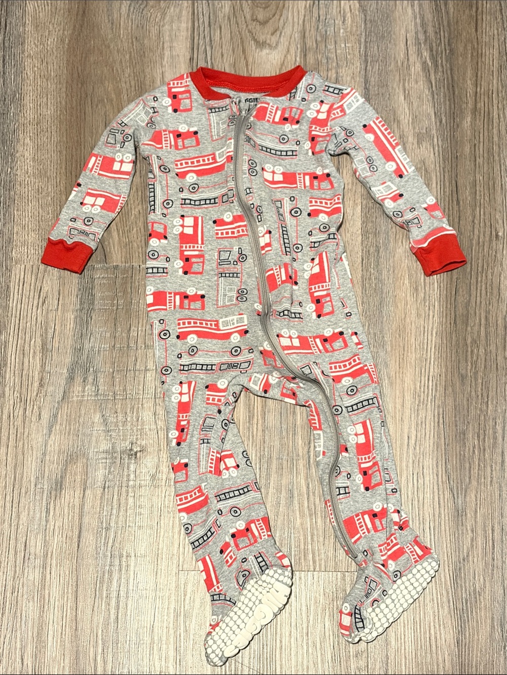 HUGGIES BABYWEAR | 12M Organic Cotton Firetruck Grippy Footie Pajamas